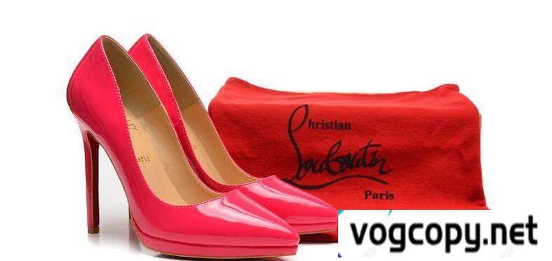 女らしさ引き立ているChristian Louboutinクリスチャンルブタン 大人クールなエレガントレディースパンプス.