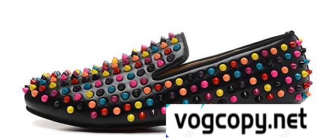 トレンド感を加えた Christian Louboutinクリスチャンルブタン スニーカー.