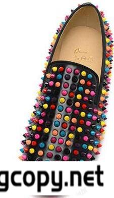 トレンド感を加えた Christian Louboutinクリスチャンルブタン スニーカー.