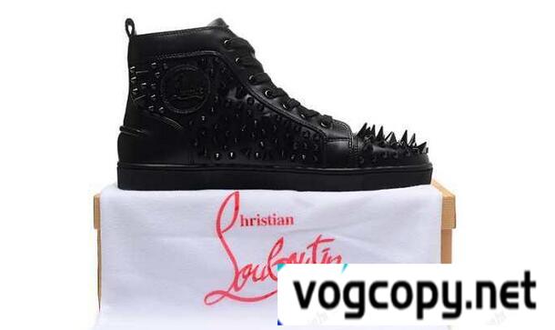 大人の上質スタイルChristian Louboutinクリスチャンルブタン人気が継続しているスニーカー.