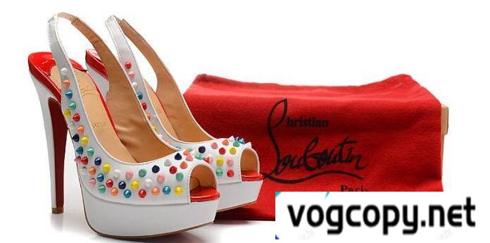 夏に重宝するChristian Louboutinクリスチャンルブタンコピー 　シンプルデザイン　パンプス.