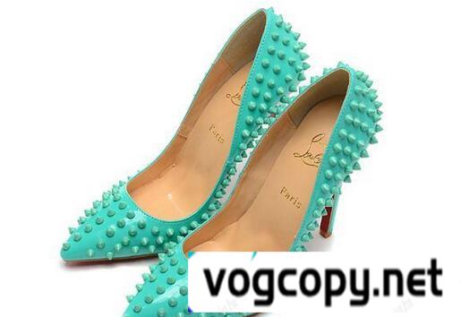 今季流行のChristian Louboutin クリスチャンルブタンコピー エレガントな雰囲気あるパンプス.　