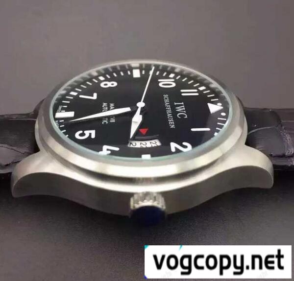 手頃　IWCコピー インターナショナルウォッチ カン 機能を最優先させた男性用腕時計.