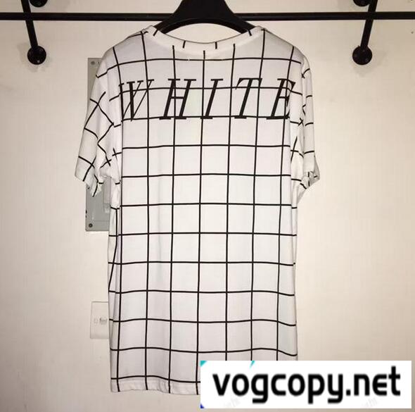 一味が違う Off-White オフホワイトスーパーコピー　魅力的な価格　半袖 Tシャツ.
