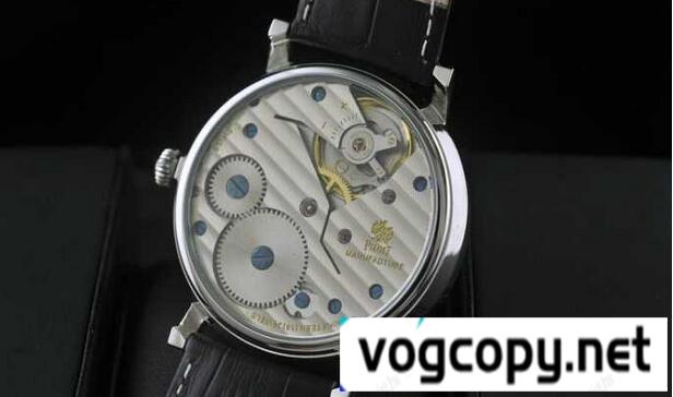 デザイン性に優れたPIAGET ピアジェスーパーコピー　耐衝撃性の高い男性用腕時計.