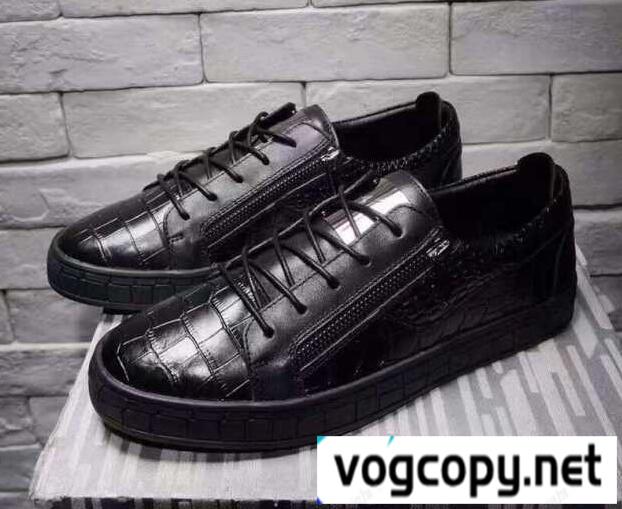 軽量化を図るGIUSEPPE ZANOTTIジュゼッペ ザノッティ 偽物　人気のシューズ