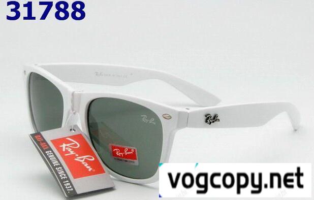 重宝するレイバンサングラス人気　RAYBAN　長年愛され続けているサングラス