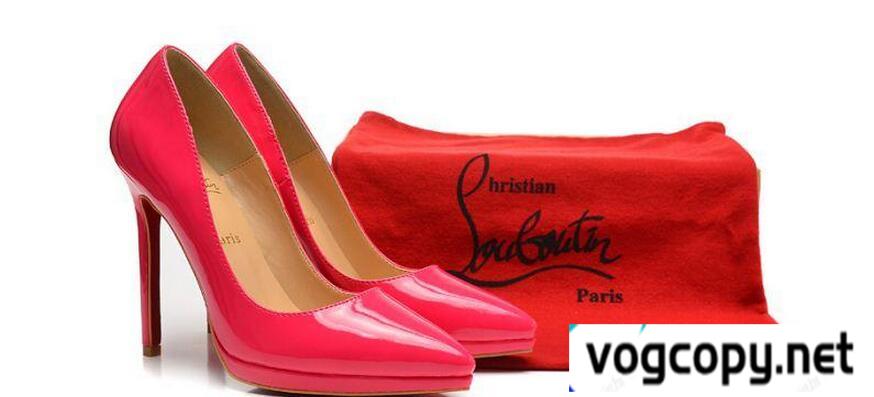 最旬ファッションアイテム CHRISTIAN LOUBOUTINクリスチャンルブタン 　低頃な価格レディースパンプス人気 通販