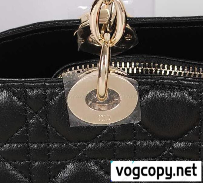 高品質　ディオール スーパー コピー　オンオフ問わず活躍するDIOR バッグ