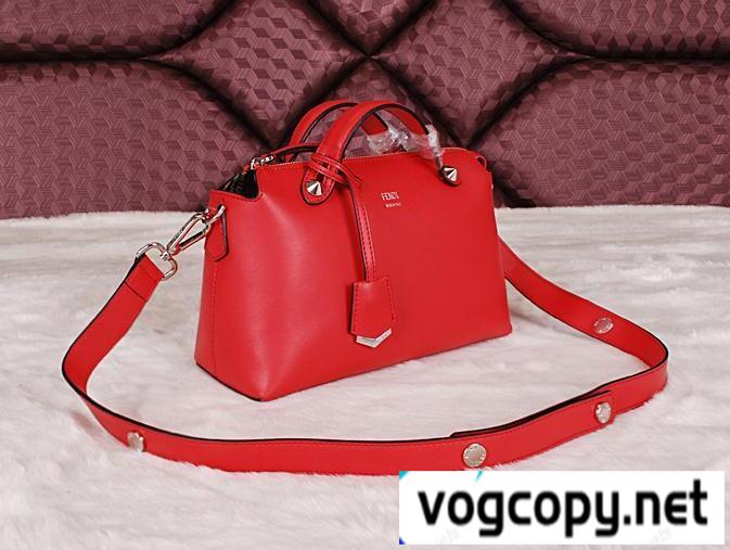 お洒落なFENDI フェンディ 　ショルダーベルト付ハンドバッグ 人気