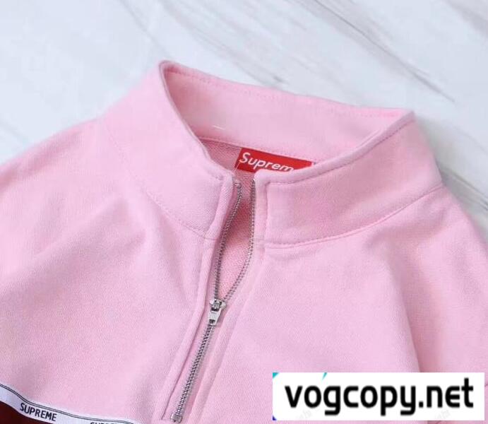 街着としてシュプリームパーカー通販　SUPREME 伸縮性の高いモデル