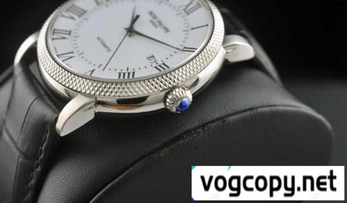 防水を誇るPATEK PHILIPPE パテックフィリップ 愛用できる自動巻き腕時計