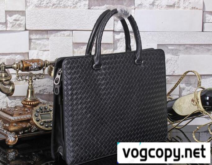 入手困難  BOTTEGA VENETA ボッテガ ヴェネタ 　活躍できるメンズハンドバッグ 人気 