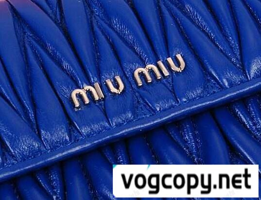 清楚でスタイリッシュ MIUMIU ミュウミュウ コピー財布 フラップ長財布ロゴ有りブ