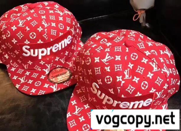 肌触りの気持ちいのSUPREMEシュプリームキャップコピーボックスロゴ付き赤色のベースボールキャップ～