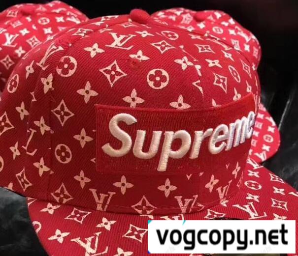 肌触りの気持ちいのSUPREMEシュプリームキャップコピーボックスロゴ付き赤色のベースボールキャップ～