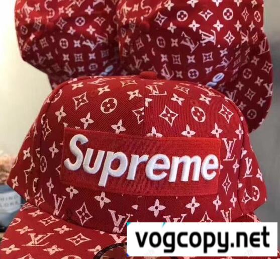 肌触りの気持ちいのSUPREMEシュプリームキャップコピーボックスロゴ付き赤色のベースボールキャップ～