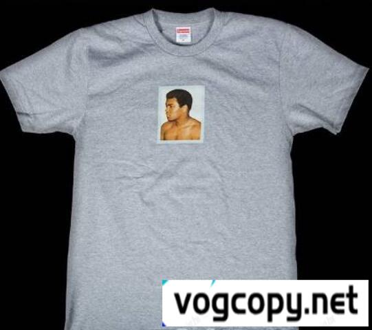 安心感あるアイテム　シュプリーム モハメド・アリ　愛用できるTシャツ　グレー.