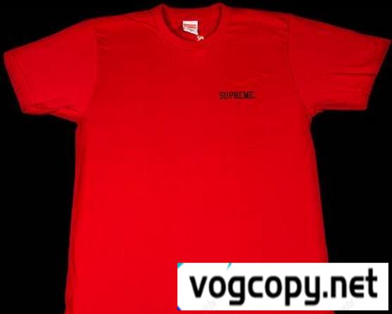 即時販売 シュプリーム コピー 通販　デザイン性抜群のTシャツ	レッド.