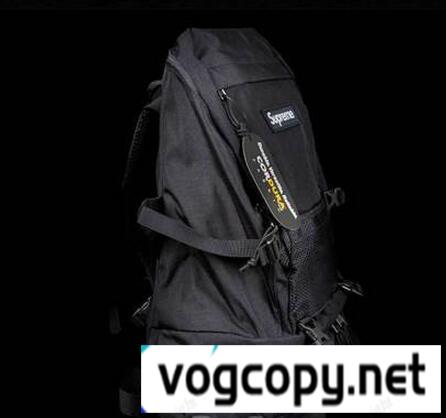 新たな定番クロムハーツ ジュディウォレット クロスボタン ブラックヘビーレザー　シンプルな財布.
