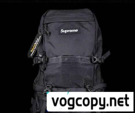 新たな定番クロムハーツ ジュディウォレット クロスボタン ブラックヘビーレザー　シンプルな財布.