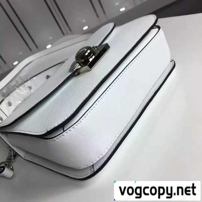 海外セレブ定番愛用プラダバッグレディースコピーPRADA2018SS人気限定商品ショルダーバッグコピー通販