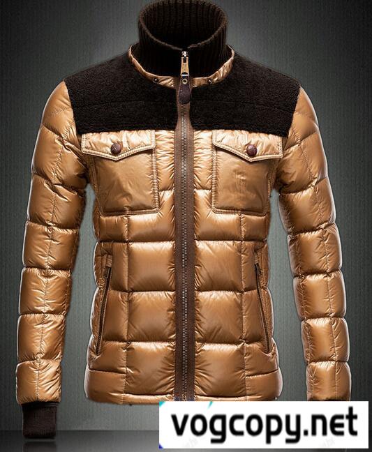 大活躍　MONCLER モンクレールスーパーコピー　保温性あるメンズダウンジャケット.