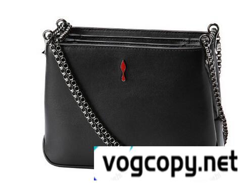 大人気　Christian Louboutin ルブタンスーパーコピー 機能性あるショルダーバッグ ブラック .