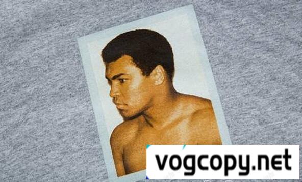 安心感あるアイテム　シュプリーム モハメド・アリ　愛用できるTシャツ　グレー.