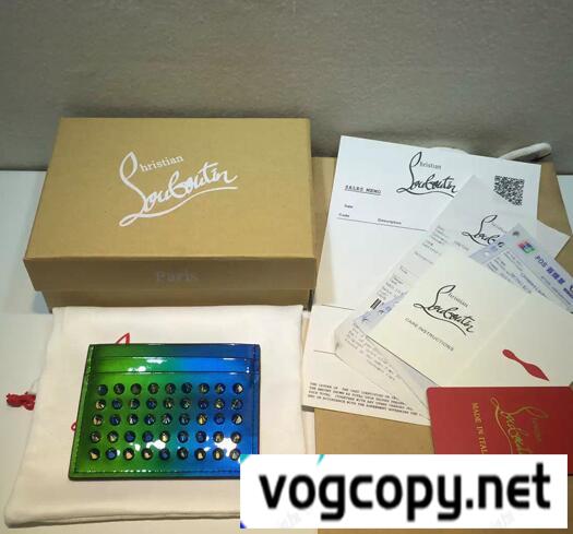 手軽に持ち運べるアイテム  Christian Louboutin クリスチャン ルブタン財布 Kios グラデーションスパイク.