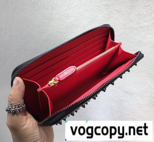 優秀なデザインでクリスチャン ルブタン  収納力も大人気　 財布.