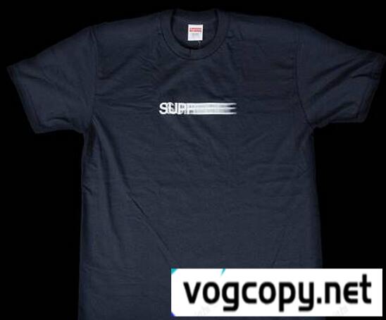 お買い得　シュプリーム モーションロゴ 心地良い風合いでＴシャツ ネイビー.