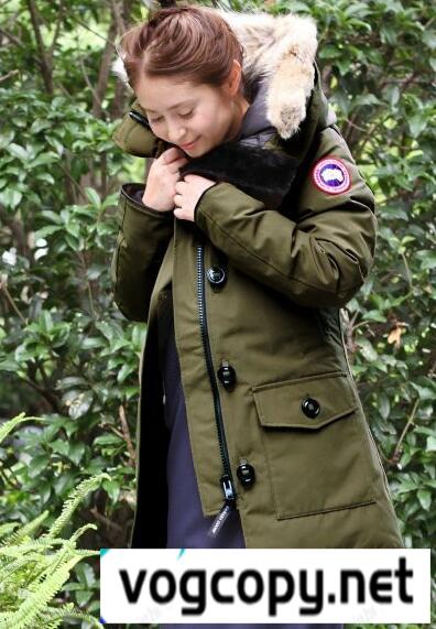 上品上質　CANADA GOOSE　防寒性を高めたダウンジャケット.
