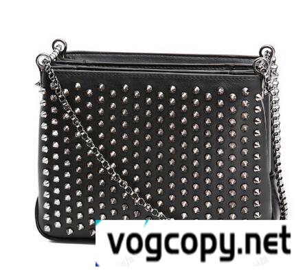 大人気　Christian Louboutin ルブタンスーパーコピー 機能性あるショルダーバッグ ブラック .