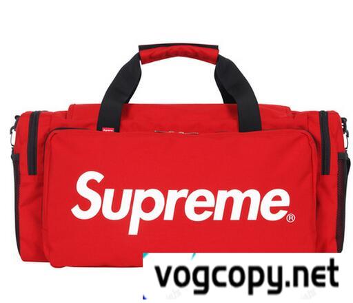 実用性に溢れるアイテム　Supreme シュプリーム  ダッフル　活躍　バッグ.