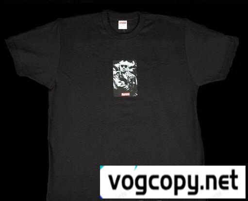独特のステイルが美しいアイテム　シュプリーム　Taxi Driver Tee タクシードライバー Ｔシャツ.