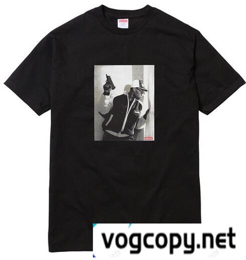 シュプリーム コピー 通販ケーアールエスワン 快適に 定番のＴシャツ　ブラック.