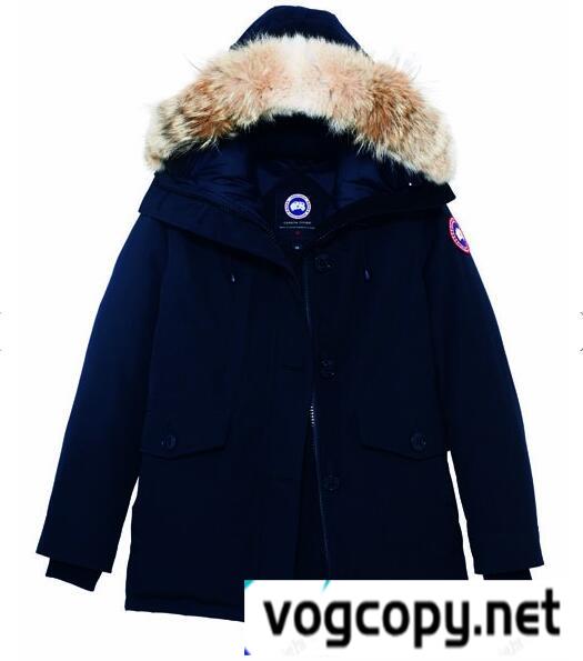 保温性に溢れる逸品　CANADA GOOSE カナダグース　動きやすいダウンジャケット. 