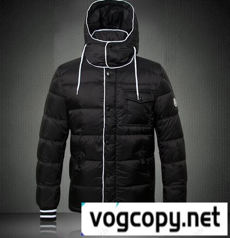 大人気　MONCLER　モンクレールスーパーコピー　洗練されたデザインメンズダウンジャケット.