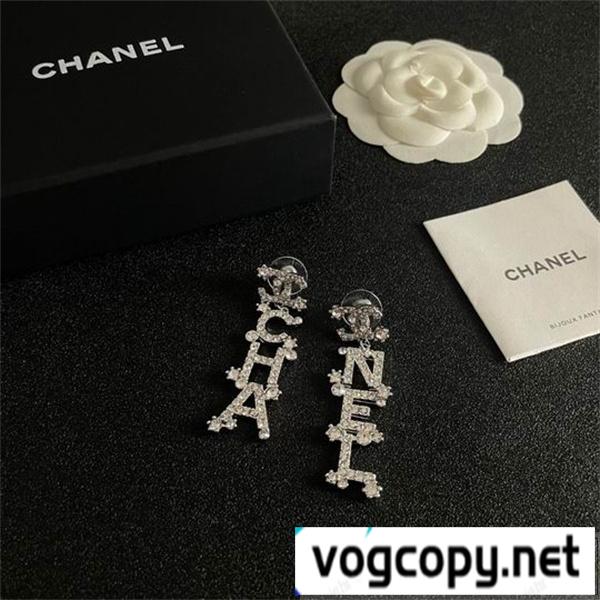 CHANEL 偽物 ピアス CCロゴ クリスタル装飾 ロングタイプ 存在感 