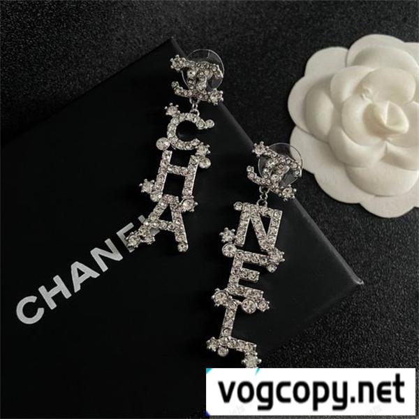 CHANEL 偽物 ピアス CCロゴ クリスタル装飾 ロングタイプ 存在感 