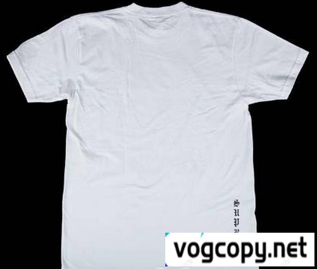 違和感がないシュプリーム 　ブラックサバスクロス　夏らしい涼しげなＴシャツホワイト .