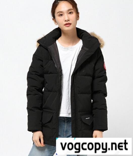 大人の着用に耐えるCANADA GOOSE/カナダグース 　スタイリッシュな雰囲気ダウンジャケット.