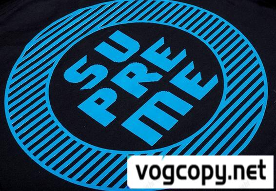 新着アイテム Supremeディスラプト おしゃれに欠かせないTシャツ .