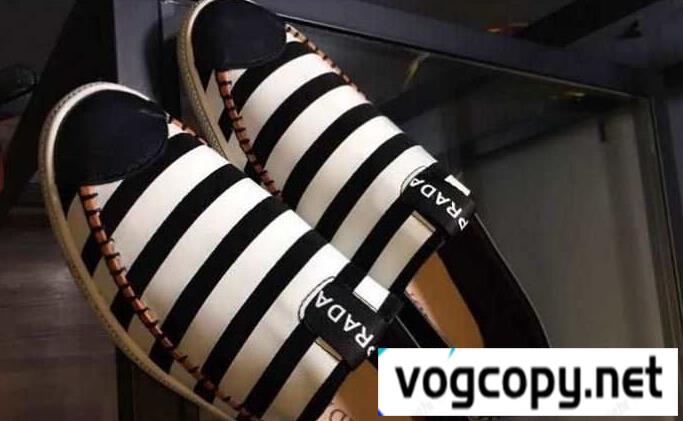  PRADA プラダ 偽物 フラットシューズ