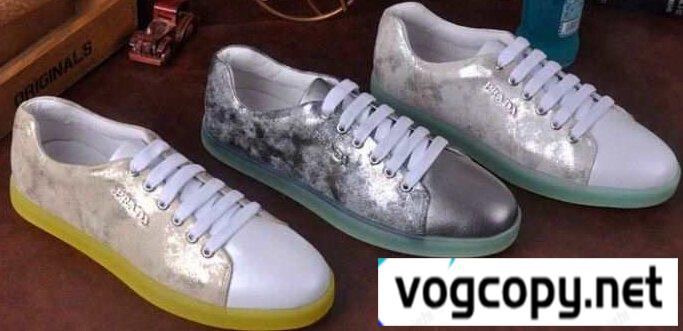 PRADA プラダ 偽物 フラットシューズ