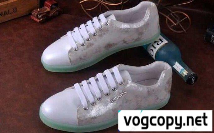  PRADA プラダ 偽物 フラットシューズ