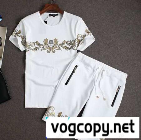 GIVENCHY ジバンシー 偽物 半袖Tシャツ