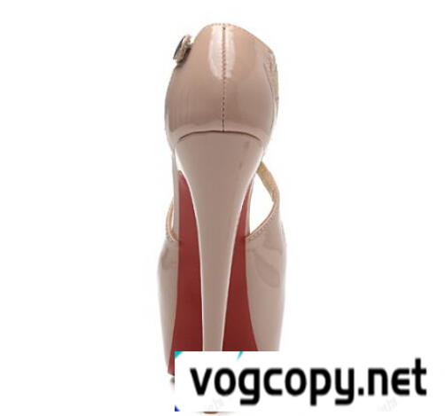 Christian Louboutinクリスチャンルブタン エナメル革 サンダル 
