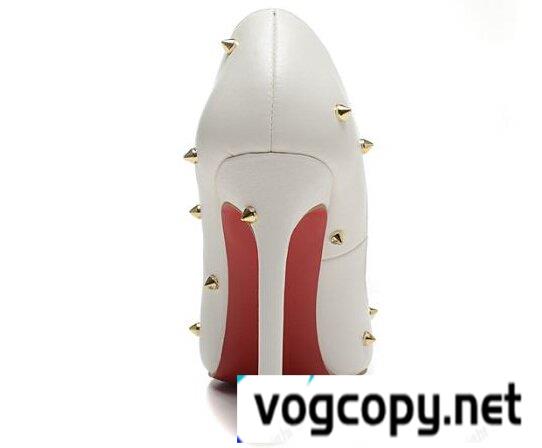 Christian Louboutinクリスチャンルブタン とんがりトウ ハイヒール